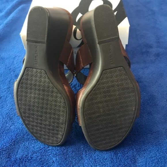 Nine West Med. Brown Wedge Slide Size 6 🎀 - Picture 6 of 7
